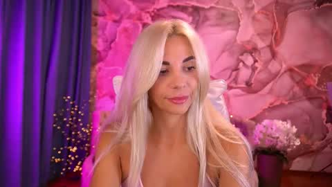 Snapshot of bellarayyy chatting on September 17, 2025, 7:59 pm Bella online show from September 17, 2025, 7:59 pm