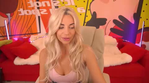 Snapshot of bellarayyy chatting on October 5, 2025, 6:23 am Bella online show from October 5, 2025, 6:23 am