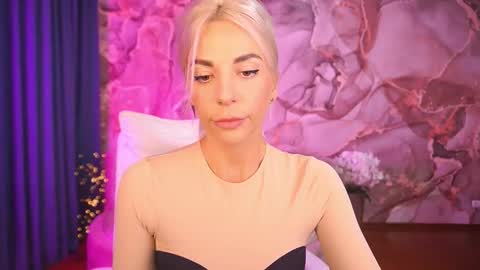 Snapshot of bellarayyy chatting on October 15, 2025, 1:11 pm Bella online show from October 15, 2025, 1:11 pm