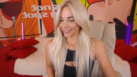 Snapshot of bellarayyy chatting on October 23, 2025, 1:32 pm Bella online show from October 23, 2025, 1:32 pm