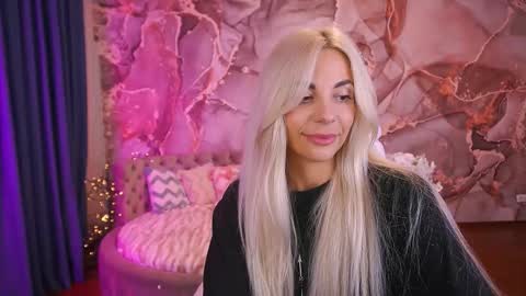 Snapshot of bellarayyy chatting on October 27, 2025, 2:04 am Bella online show from October 27, 2025, 2:04 am