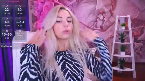 Snapshot of bellarayyy chatting on December 2, 2025, 6:41 am Bella online show from December 2, 2025, 6:41 am