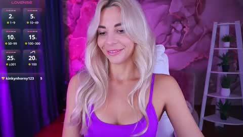 Snapshot of bellarayyy chatting on December 4, 2025, 7:17 am Bella online show from December 4, 2025, 7:17 am