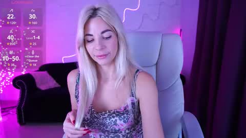 Bella online show from February 8, 2026, 8:45 pm