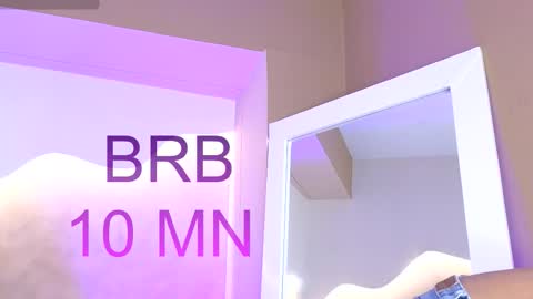 bellarooux online show from January 14, 2026, 12:00 pm