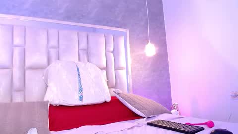 BellaSanderrs online show from March 5, 2026, 12:12 pm