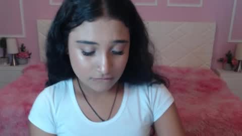 Bella online show from November 22, 2025, 12:26 pm