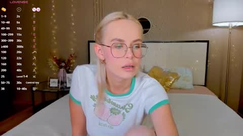 Bella online show from February 26, 2026, 1:04 am