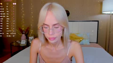 Bella online show from May 29, 2026, 1:25 am