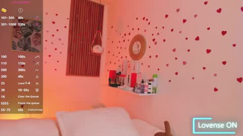 Snapshot of bellawoods_ chatting on April 30, 2026, 2:12 pm laukyubey online show from April 30, 2026, 2:12 pm