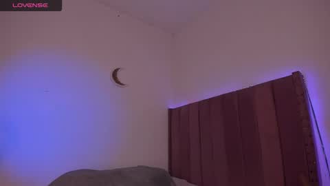 Bella online show from October 26, 2025, 6:47 pm