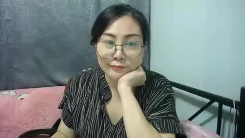 Snapshot of bellbabe chatting on November 11, 2025, 9:31 am Bella online show from November 11, 2025, 9:31 am