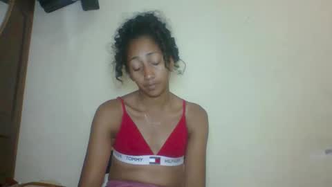 Snapshot of belle_annah chatting on May 12, 2026, 4:37 pm belle_annah online show from May 12, 2026, 4:37 pm