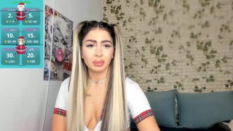 Snapshot of belle_hallle chatting on December 15, 2024, 5:42 pm LucyJelly online show from December 15, 2024, 5:42 pm