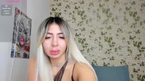 Snapshot of belle_hallle chatting on January 14, 2025, 1:17 pm LucyJelly online show from January 14, 2025, 1:17 pm