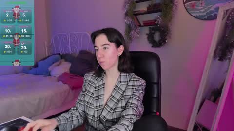 Bella online show from December 16, 2024, 3:32 pm