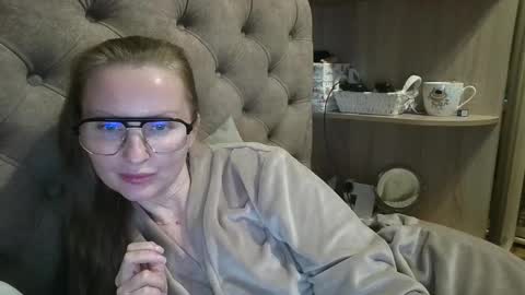 Amelia online show from October 13, 2025, 4:07 pm