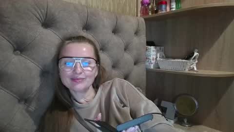 Amelia online show from October 24, 2025, 3:41 pm