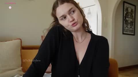 Snapshot of bellebabyboo chatting on July 7, 2026, 7:23 am BELLE online show from July 7, 2026, 7:23 am