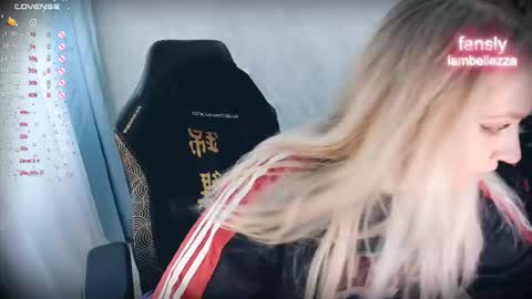 Snapshot of bellezza_ chatting on January 13, 2026, 11:48 am Your Annabelle Wolf online show from January 13, 2026, 11:48 am