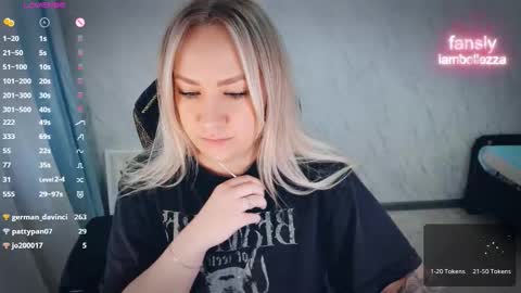 Snapshot of bellezza_ chatting on March 3, 2026, 2:12 pm Your Annabelle Wolf online show from March 3, 2026, 2:12 pm