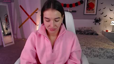 Bella online show from November 2, 2025, 1:19 am