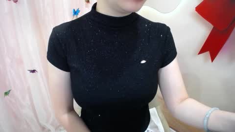Snapshot of belly18only chatting on December 17, 2025, 1:33 am Belly online show from December 17, 2025, 1:33 am