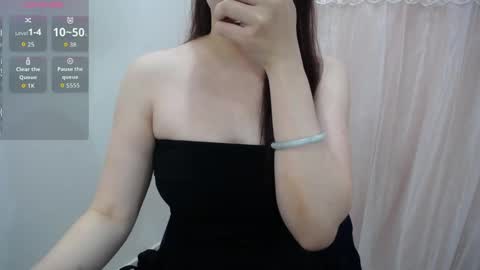 Snapshot of belly18only chatting on April 6, 2026, 1:25 am Belly online show from April 6, 2026, 1:25 am
