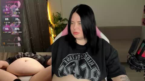 Snapshot of bellybooxo chatting on December 3, 2025, 5:48 am LinaBoo online show from December 3, 2025, 5:48 am