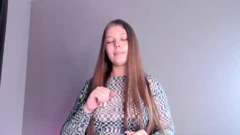 Kate online show from November 19, 2025, 1:33 pm