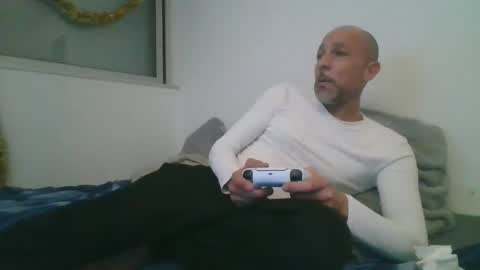 Snapshot of benbare13 chatting on December 25, 2024, 11:31 pm benbare13 online show from December 25, 2024, 11:31 pm