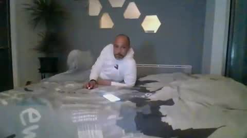 Snapshot of benbare13 chatting on March 10, 2025, 10:34 pm benbare13 online show from March 10, 2025, 10:34 pm