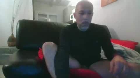 Snapshot of benbare13 chatting on November 10, 2025, 8:30 pm benbare13 online show from November 10, 2025, 8:30 pm