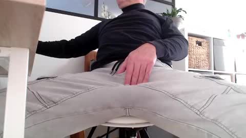 bencobra online show from December 4, 2024, 8:45 am