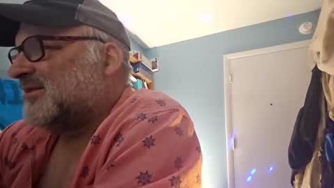 Snapshot of bendavewill chatting on December 22, 2024, 6:28 am Bendavewill online show from December 22, 2024, 6:28 am