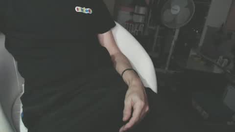 Snapshot of benijamin chatting on December 9, 2024, 11:45 pm benijamin online show from December 9, 2024, 11:45 pm