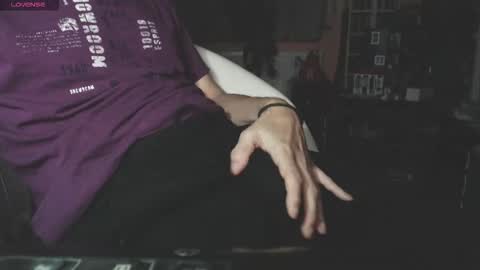 Snapshot of benijamin chatting on November 19, 2025, 11:38 pm benijamin online show from November 19, 2025, 11:38 pm