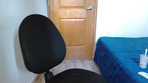 benjamin_isaac online show from December 8, 2024, 10:36 pm