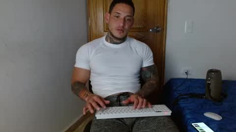 benjamin_isaac online show from January 4, 2025, 11:59 pm