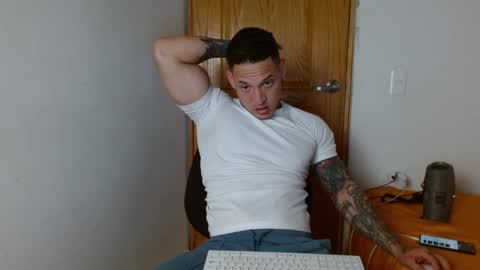 benjamin_isaac online show from February 6, 2025, 12:54 am