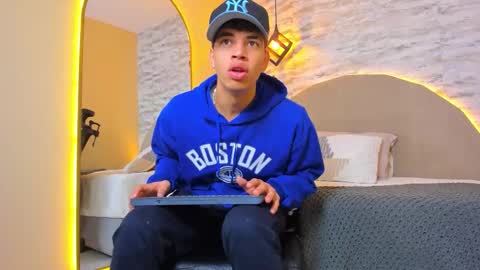 BENJAMIN online show from November 4, 2025, 1:10 pm