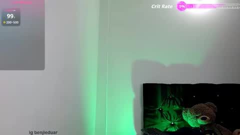 Snapshot of benji_hoter chatting on December 17, 2025, 11:00 pm Benji Hoter online show from December 17, 2025, 11:00 pm