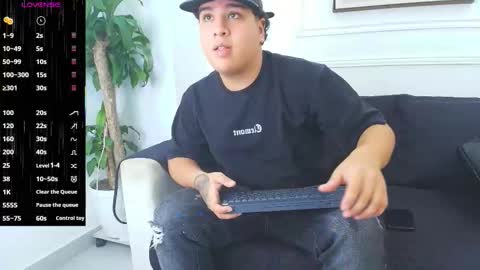 bennett_alejoo online show from October 10, 2025, 7:13 pm