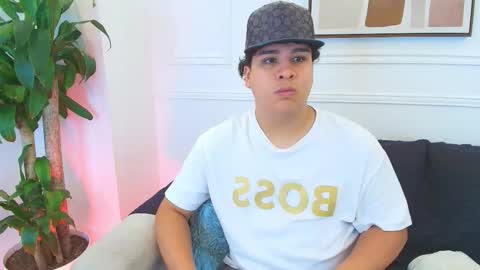 Snapshot of bennett_alejoo chatting on November 8, 2025, 6:18 pm bennett_alejoo online show from November 8, 2025, 6:18 pm