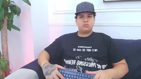 Snapshot of bennett_alejoo chatting on November 30, 2025, 6:01 pm bennett_alejoo online show from November 30, 2025, 6:01 pm