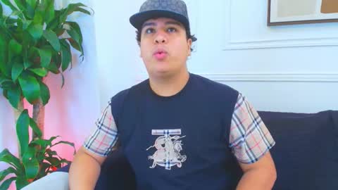 bennett_alejoo online show from January 13, 2026, 6:35 pm