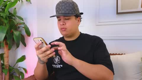 bennett_alejoo online show from April 1, 2026, 6:38 pm