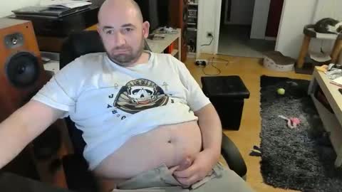 Snapshot of bennn54 chatting on February 12, 2025, 7:02 pm Ben online show from February 12, 2025, 7:02 pm