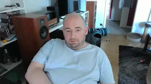 Snapshot of bennn54 chatting on April 21, 2026, 8:53 am Ben online show from April 21, 2026, 8:53 am