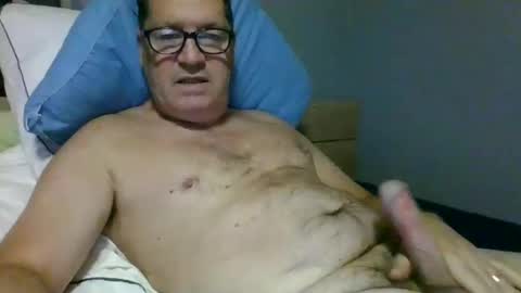 Snapshot of bennybutterfly007 chatting on December 3, 2024, 9:33 am bennybutterfly007 online show from December 3, 2024, 9:33 am